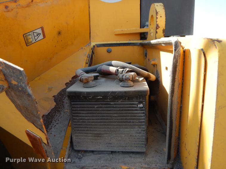 image for item EJ9811 1998 Volvo L150C wheel loader