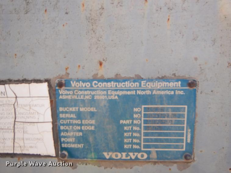 image for item EJ9811 1998 Volvo L150C wheel loader