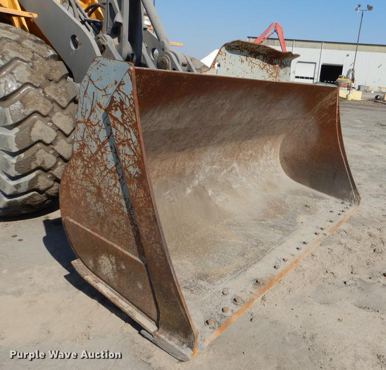 image for item EJ9811 1998 Volvo L150C wheel loader