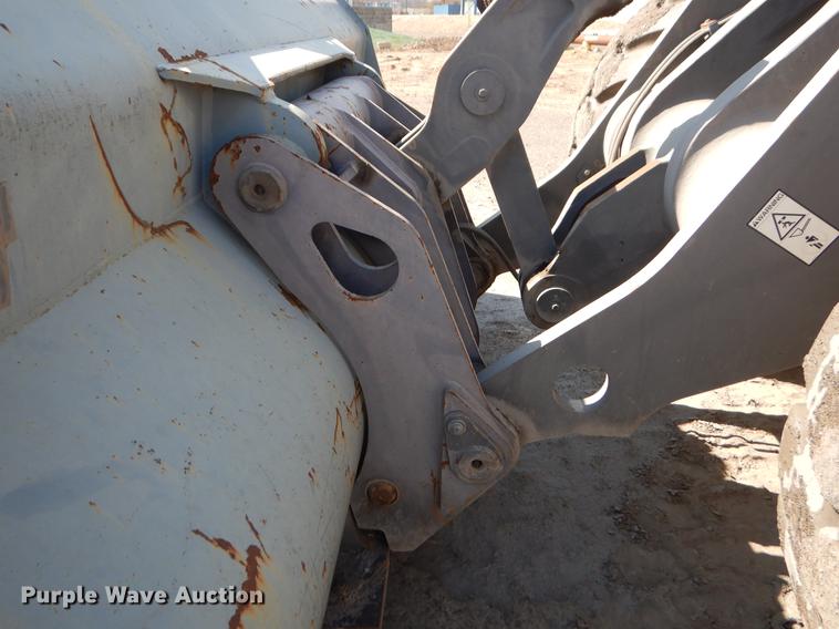 image for item EJ9811 1998 Volvo L150C wheel loader