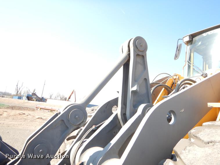 image for item EJ9811 1998 Volvo L150C wheel loader