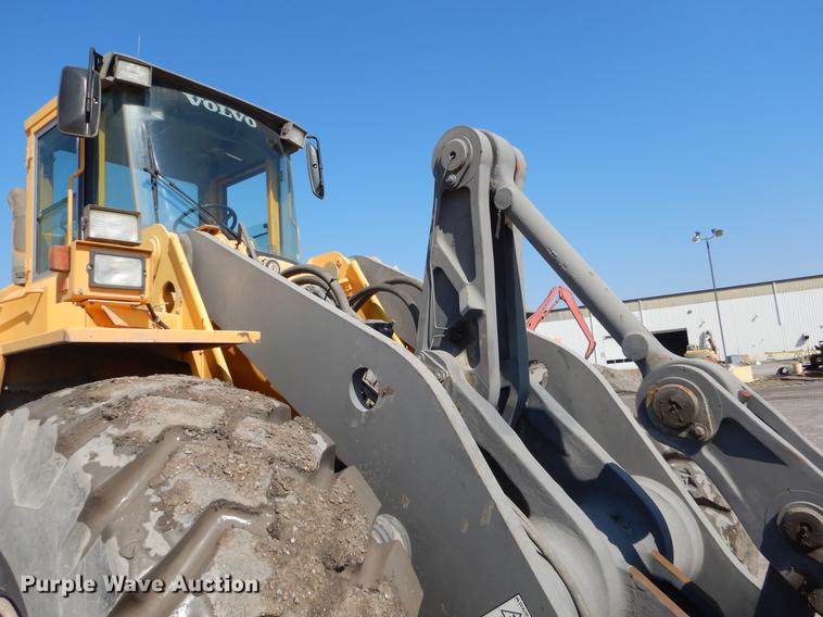 image for item EJ9811 1998 Volvo L150C wheel loader