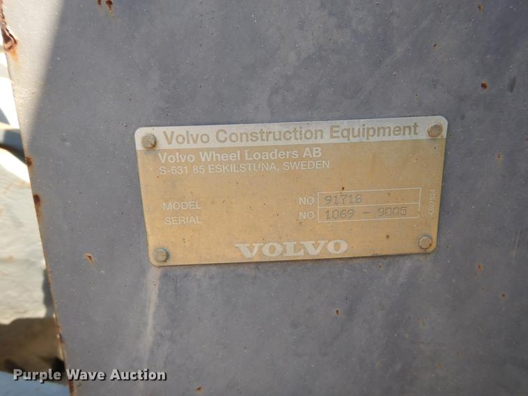 image for item EJ9811 1998 Volvo L150C wheel loader