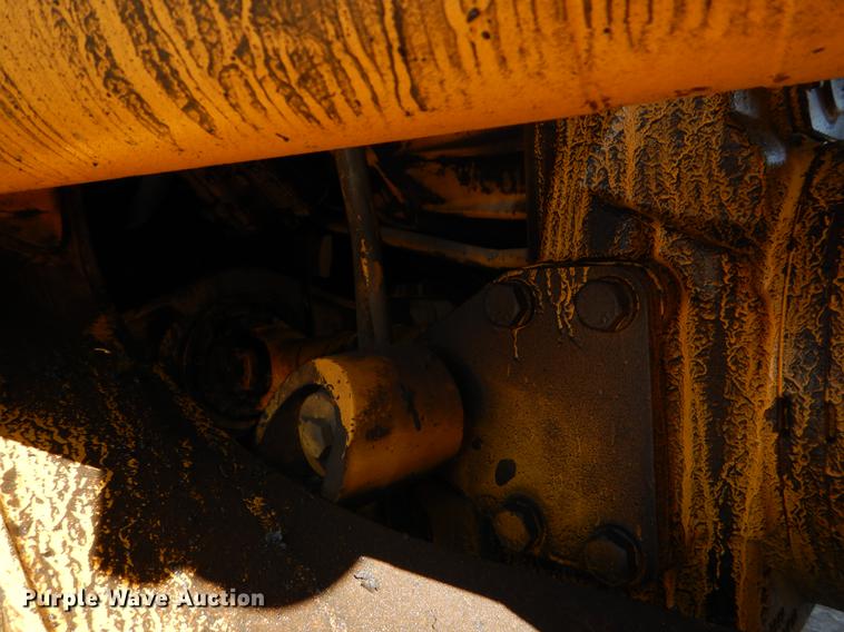 image for item EJ9811 1998 Volvo L150C wheel loader