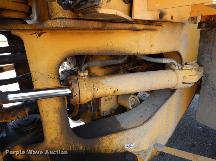 image for item EJ9811 1998 Volvo L150C wheel loader