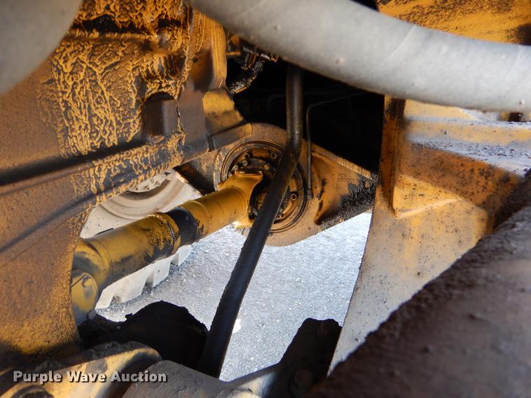 image for item EJ9811 1998 Volvo L150C wheel loader