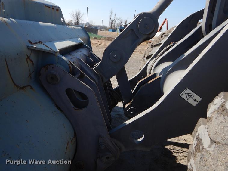 image for item EJ9811 1998 Volvo L150C wheel loader