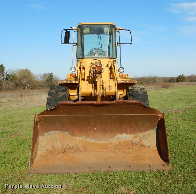 image for item EJ9837 1988 Caterpillar 916 wheel loader