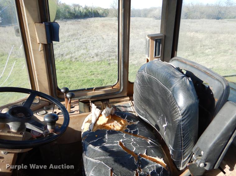 image for item EJ9837 1988 Caterpillar 916 wheel loader