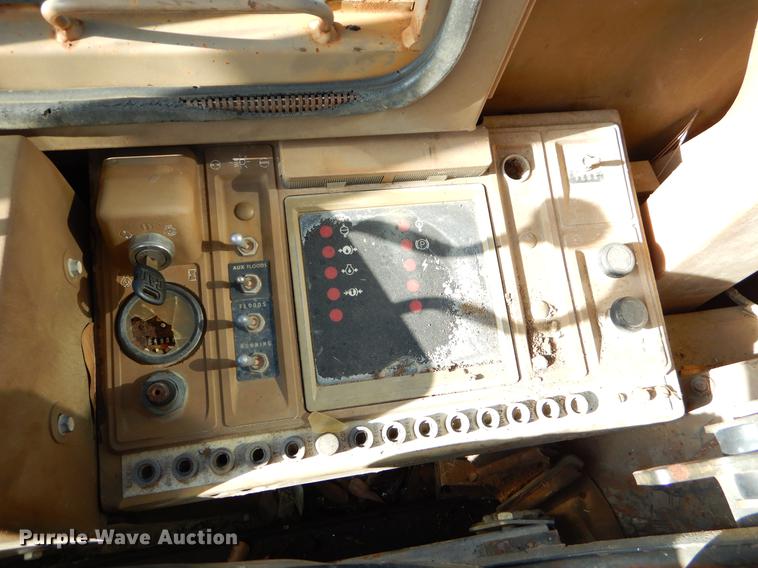 image for item EJ9837 1988 Caterpillar 916 wheel loader