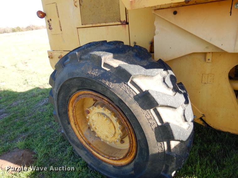 image for item EJ9837 1988 Caterpillar 916 wheel loader
