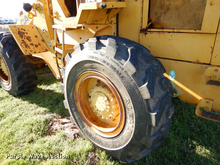 image for item EJ9837 1988 Caterpillar 916 wheel loader