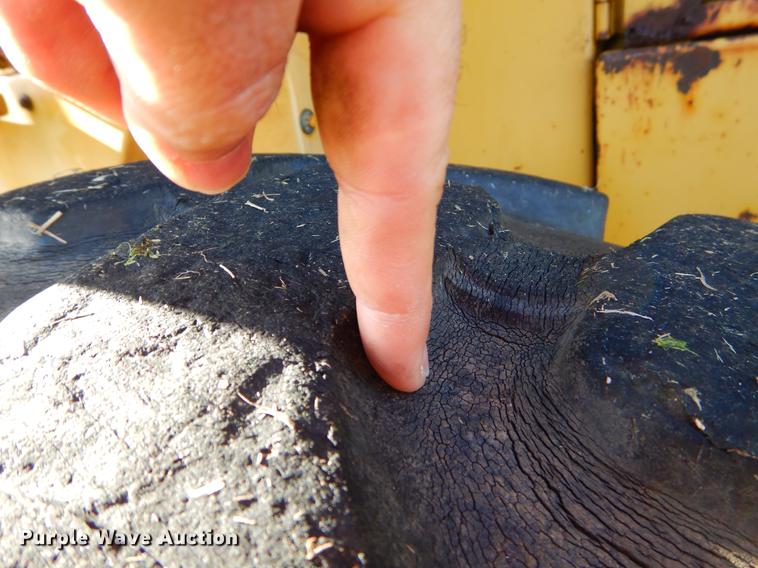 image for item EJ9837 1988 Caterpillar 916 wheel loader