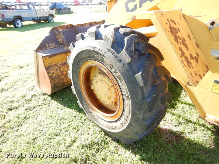 image for item EJ9837 1988 Caterpillar 916 wheel loader