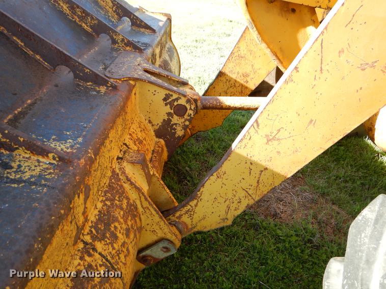 image for item EJ9837 1988 Caterpillar 916 wheel loader