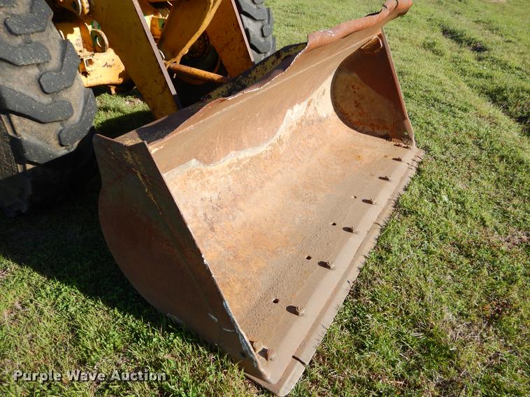 image for item EJ9837 1988 Caterpillar 916 wheel loader