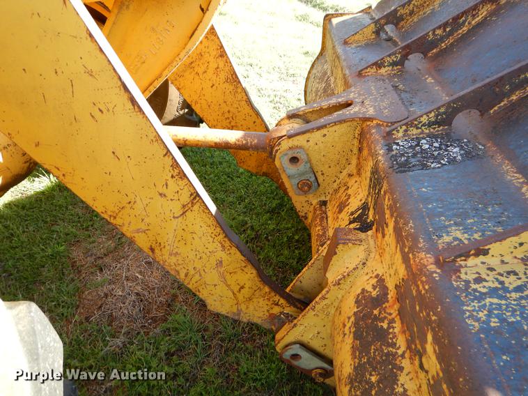 image for item EJ9837 1988 Caterpillar 916 wheel loader