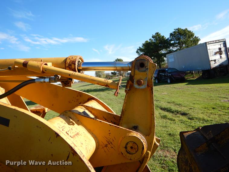 image for item EJ9837 1988 Caterpillar 916 wheel loader