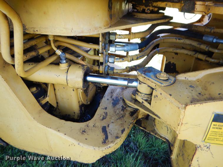 image for item EJ9837 1988 Caterpillar 916 wheel loader