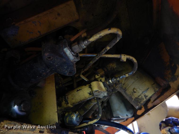 image for item EJ9837 1988 Caterpillar 916 wheel loader