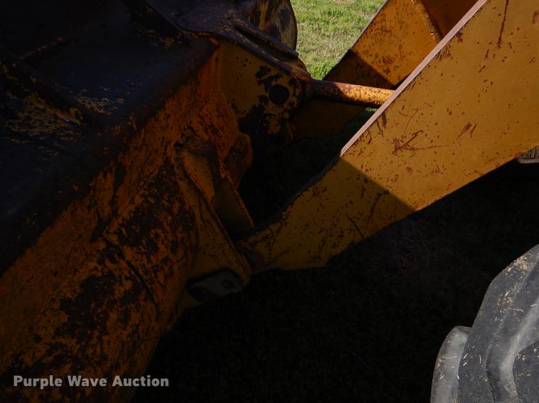 image for item EJ9837 1988 Caterpillar 916 wheel loader