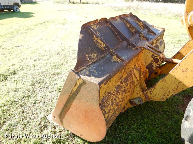 image for item EJ9837 1988 Caterpillar 916 wheel loader