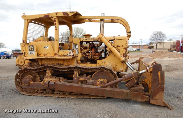 image for item EJ9842 1977 Caterpillar D7 dozer