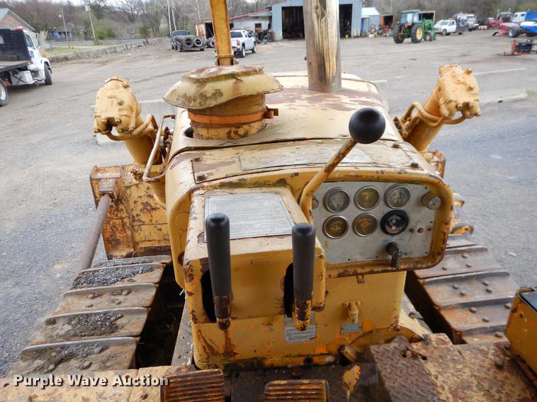 image for item EJ9842 1977 Caterpillar D7 dozer