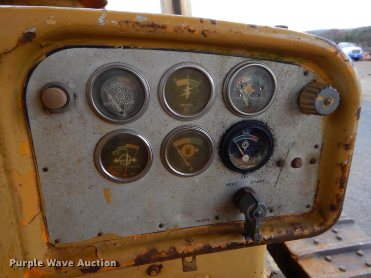 image for item EJ9842 1977 Caterpillar D7 dozer