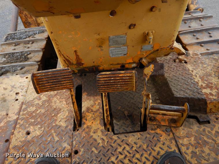image for item EJ9842 1977 Caterpillar D7 dozer