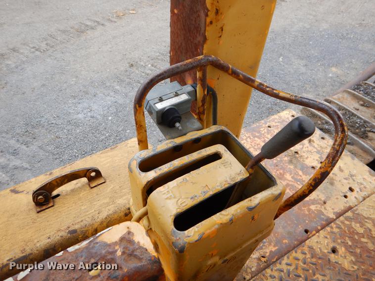 image for item EJ9842 1977 Caterpillar D7 dozer