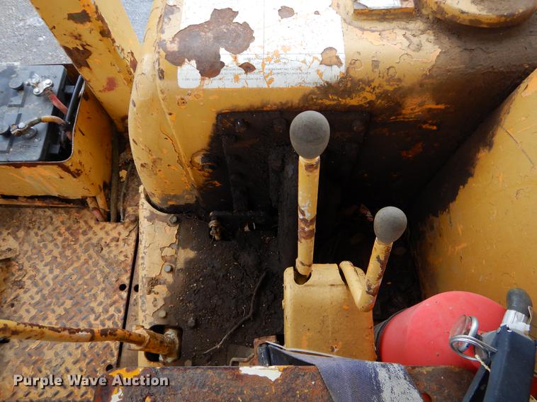 image for item EJ9842 1977 Caterpillar D7 dozer