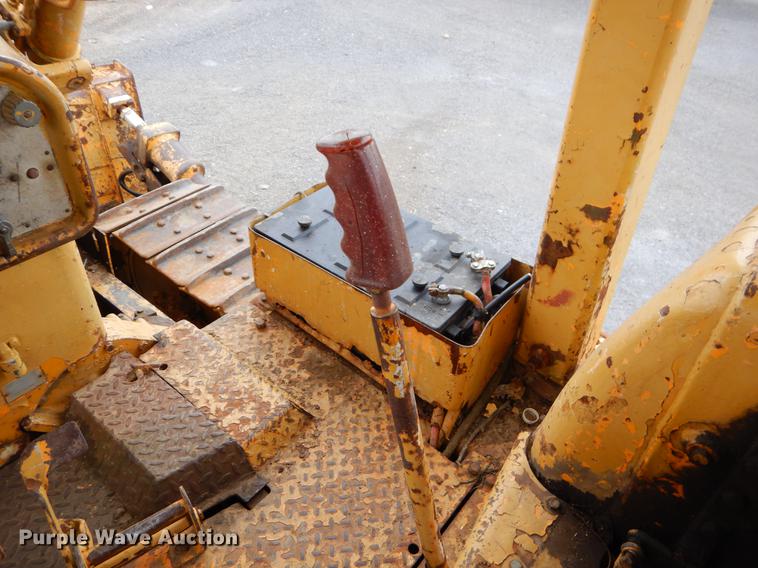image for item EJ9842 1977 Caterpillar D7 dozer
