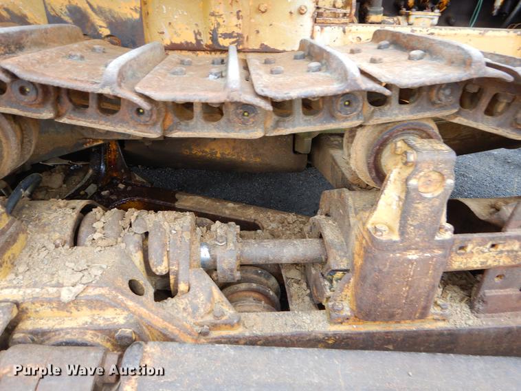 image for item EJ9842 1977 Caterpillar D7 dozer