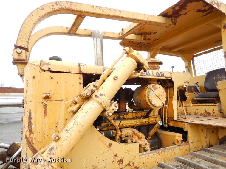 image for item EJ9842 1977 Caterpillar D7 dozer