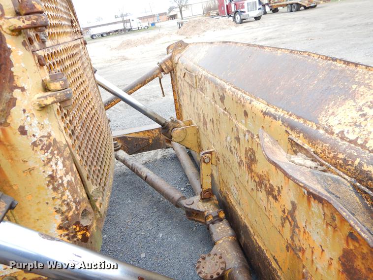 image for item EJ9842 1977 Caterpillar D7 dozer