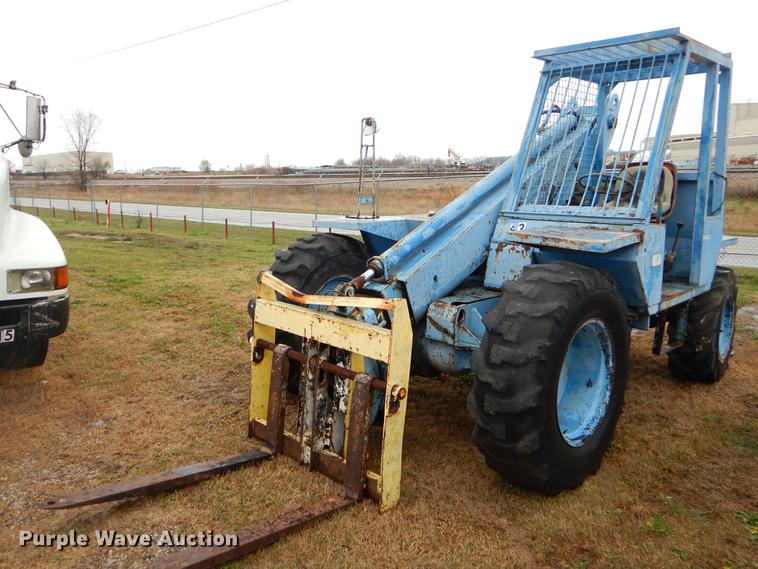 image for item EJ9877 Hustler LR523 telehandler