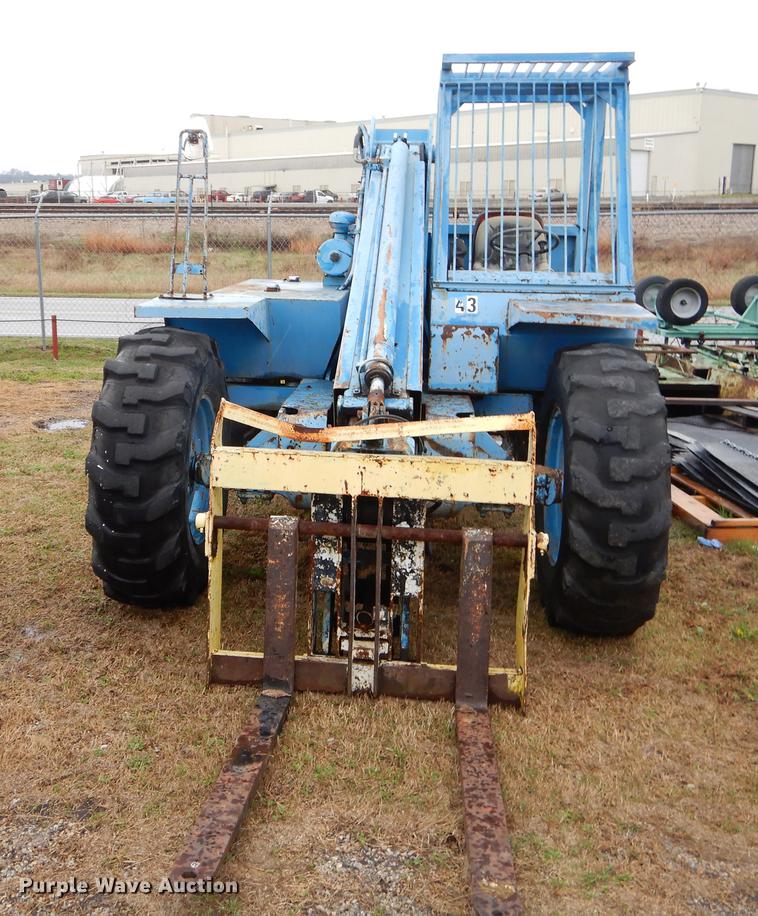 image for item EJ9877 Hustler LR523 telehandler