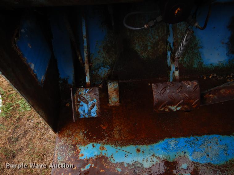 image for item EJ9877 Hustler LR523 telehandler