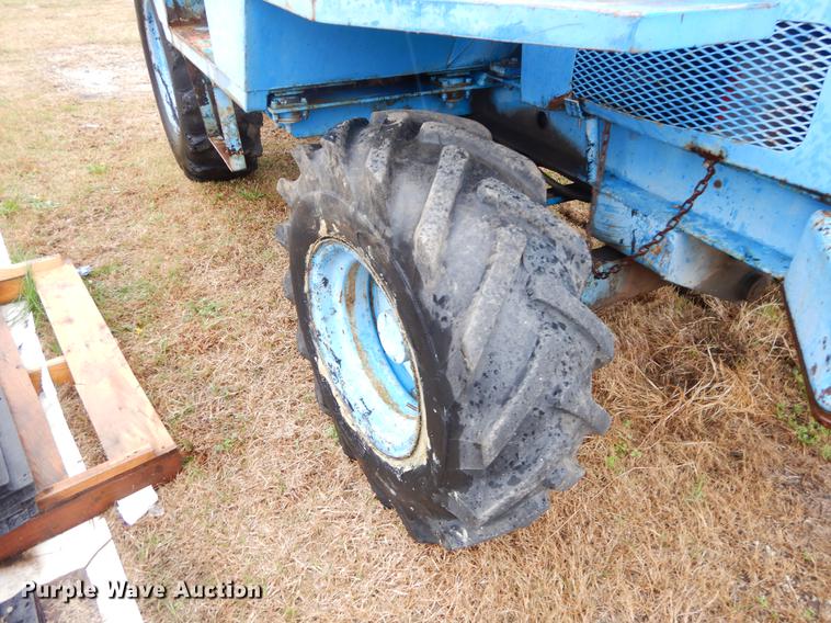 image for item EJ9877 Hustler LR523 telehandler