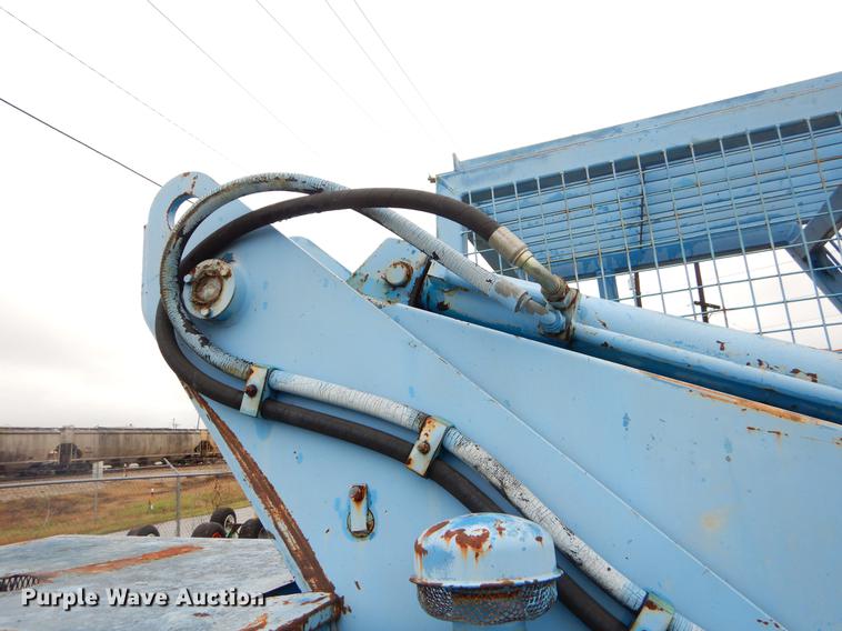 image for item EJ9877 Hustler LR523 telehandler