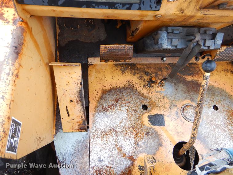 image for item EJ9878 1997 Case 586E forklift