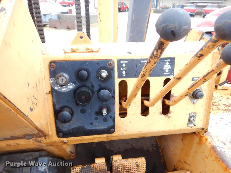 image for item EJ9878 1997 Case 586E forklift