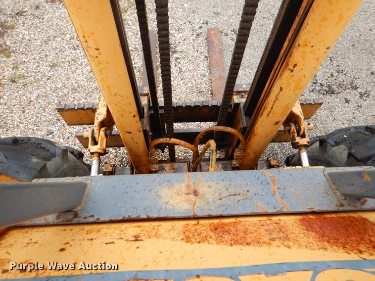image for item EJ9878 1997 Case 586E forklift
