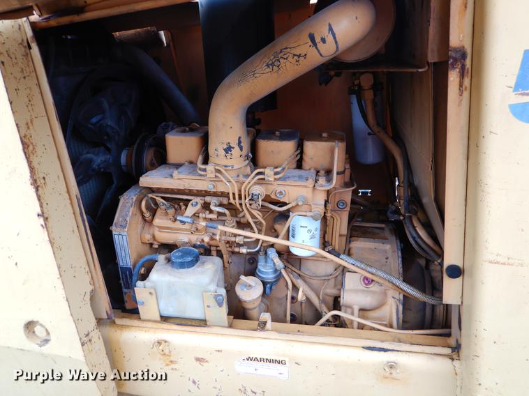 image for item EJ9878 1997 Case 586E forklift