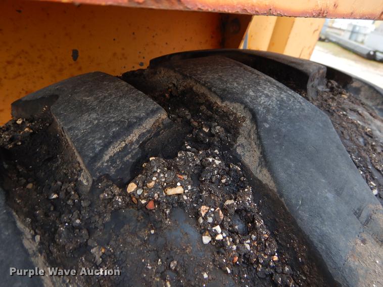 image for item EJ9878 1997 Case 586E forklift