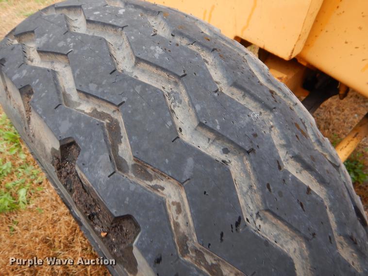 image for item EJ9878 1997 Case 586E forklift