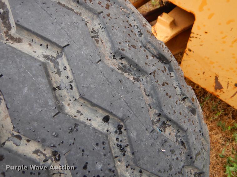 image for item EJ9878 1997 Case 586E forklift