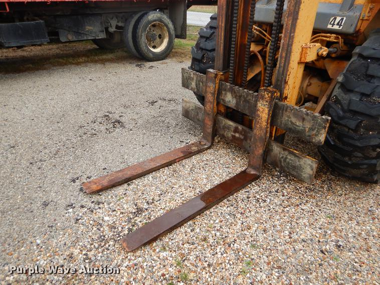 image for item EJ9878 1997 Case 586E forklift