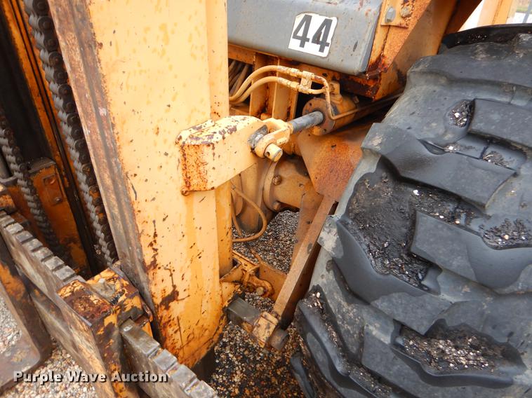 image for item EJ9878 1997 Case 586E forklift